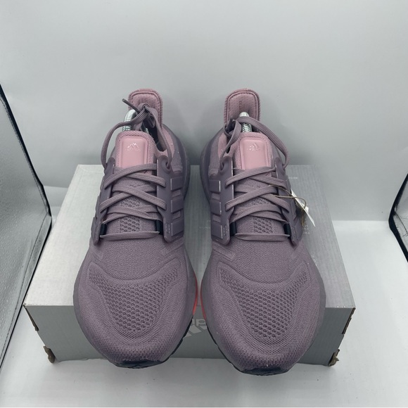 Adidas Ultraboost 22 Women Legacy Purple Grey GX5586 Shoes NEW. - Picture 4 of 4